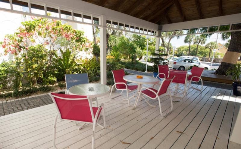 Villas Of The Galleon George Town Bagian luar foto