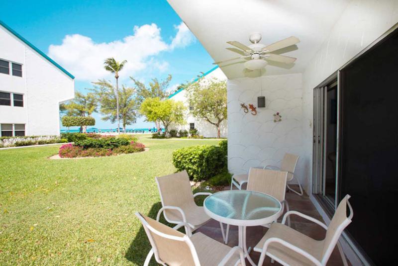 Villas Of The Galleon George Town Bagian luar foto