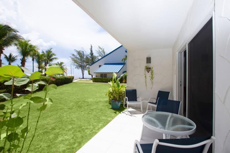 Villas Of The Galleon George Town Bagian luar foto