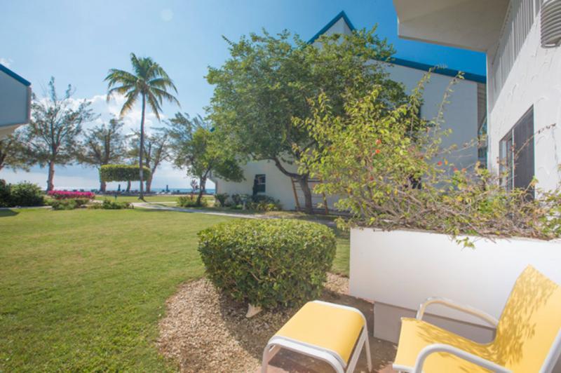 Villas Of The Galleon George Town Bagian luar foto